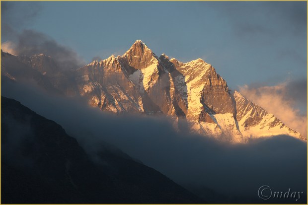 4.5Dll*b9638LhotseSunset(7.5x5,cpywrt)