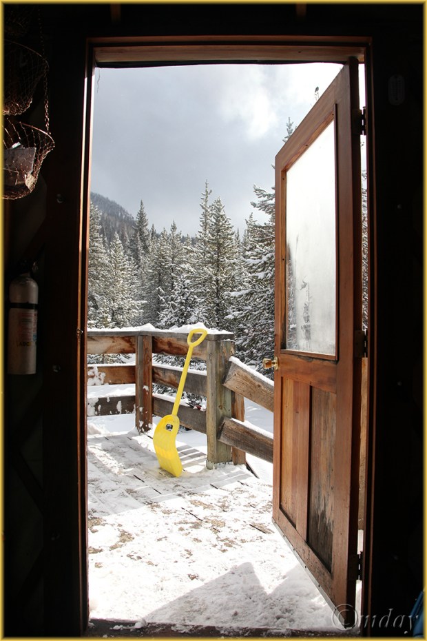 3.5Dll*c4463ClarkPkYurt(7.5x5,cpywrt)