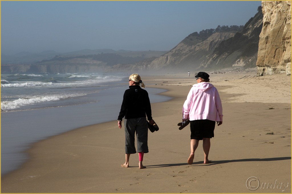 3.5Dll*c4906HalfMoonBay'13(7.5x5,cpywrt)