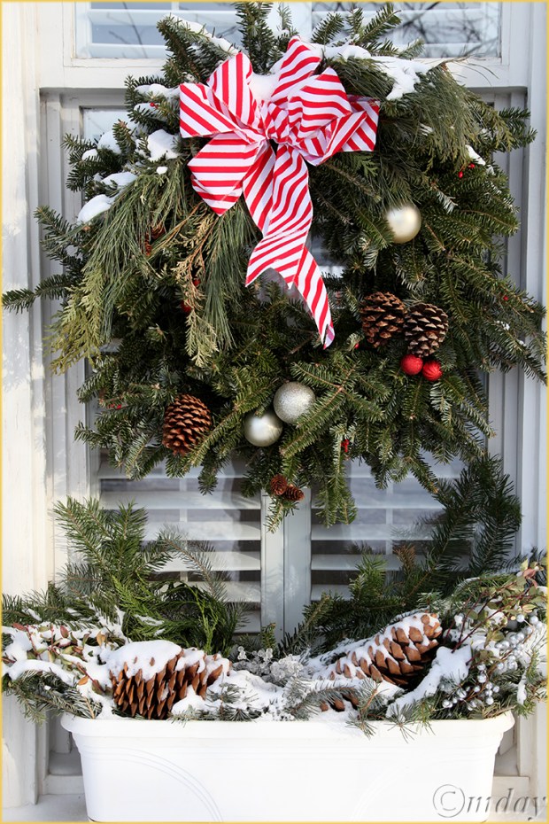 1.5Dllc1071Christmas'13Wreath(7.5x5,150cpywrt)