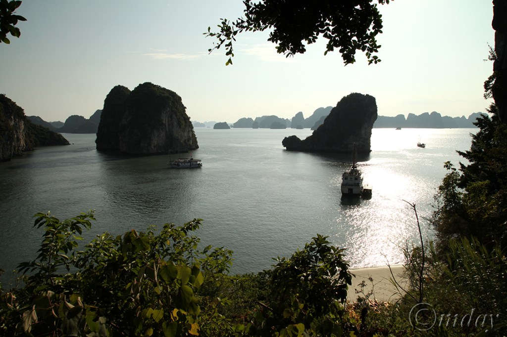 10.5DII*g0726HalongBay(7.5x5,150rrcpywrt)