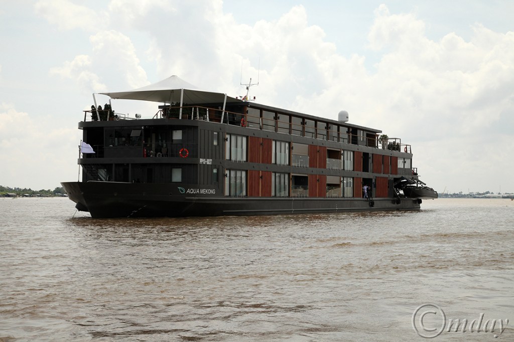 12.5DII*g2849AquaMekong(7.5x5,150rrcpywrt)