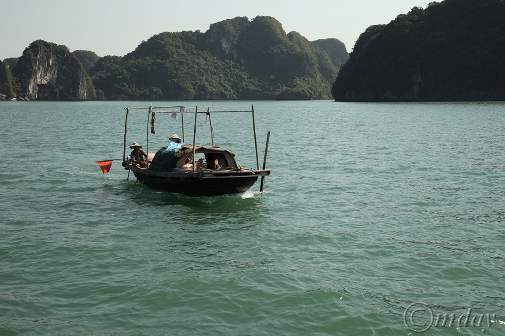 9.5DII*g0574HalongBay(7.5x5,150rrcpywrt)