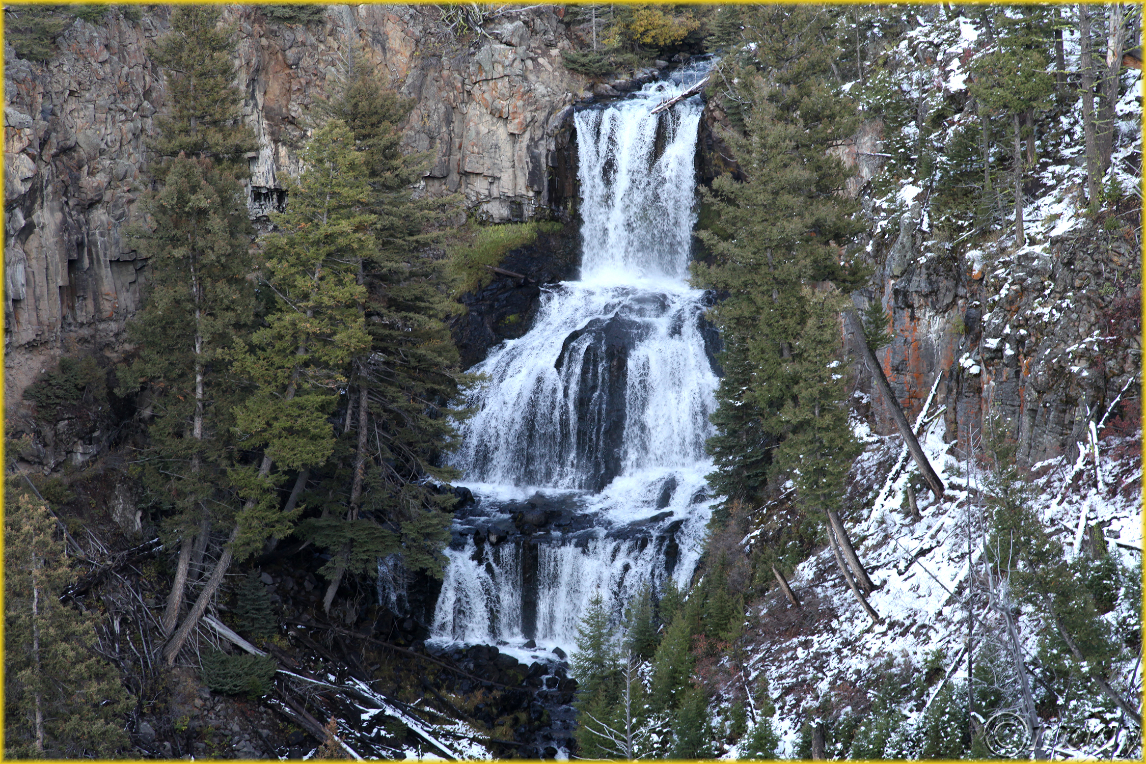 5DII*j8339UndineFallsYNPOct'19(7.5x5,300cpyrt)