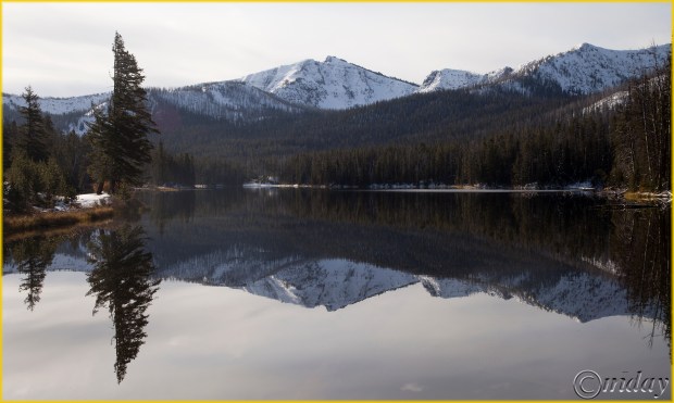 5D*j8576SylvanLakeYNPOct'19(7.5x4.4,300cpyrt)